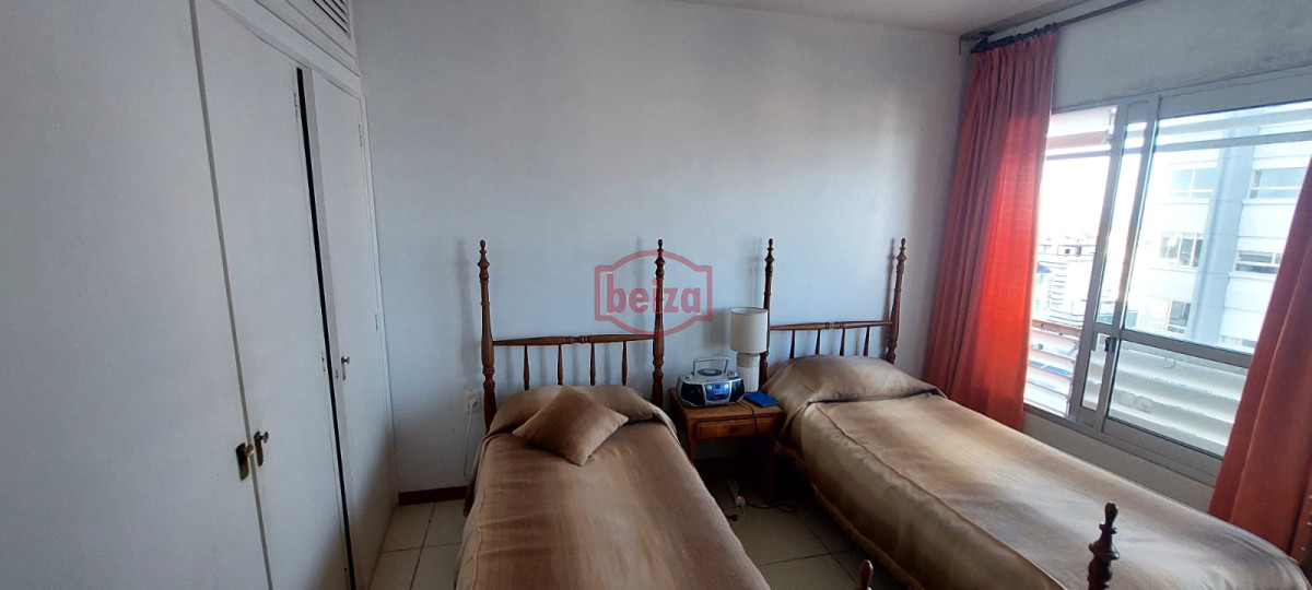 Apartamento ID.10757/Oportunidad-de-inversión-en-Punta-del-Este - A pasos del Puerto con buena vista a la Brava y a la Isla de lobos