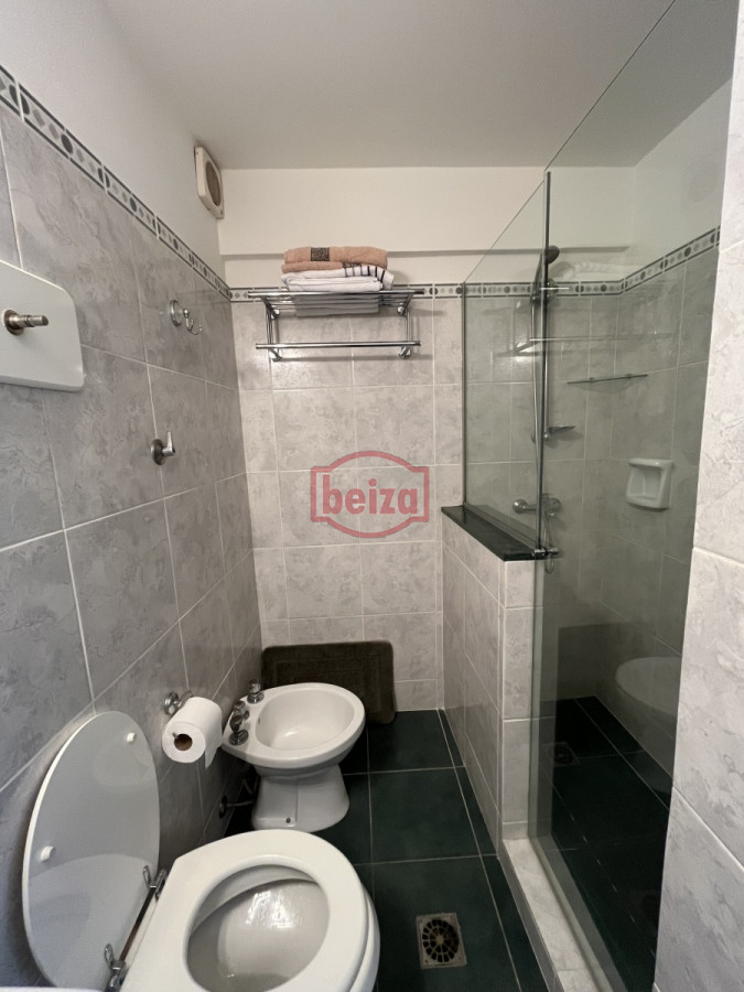 Apartamento ID.165955/A-pasos-del-Puerto-y-a-metros-de-la-plaza-Artigas - Apto de 1 dormitorio*
