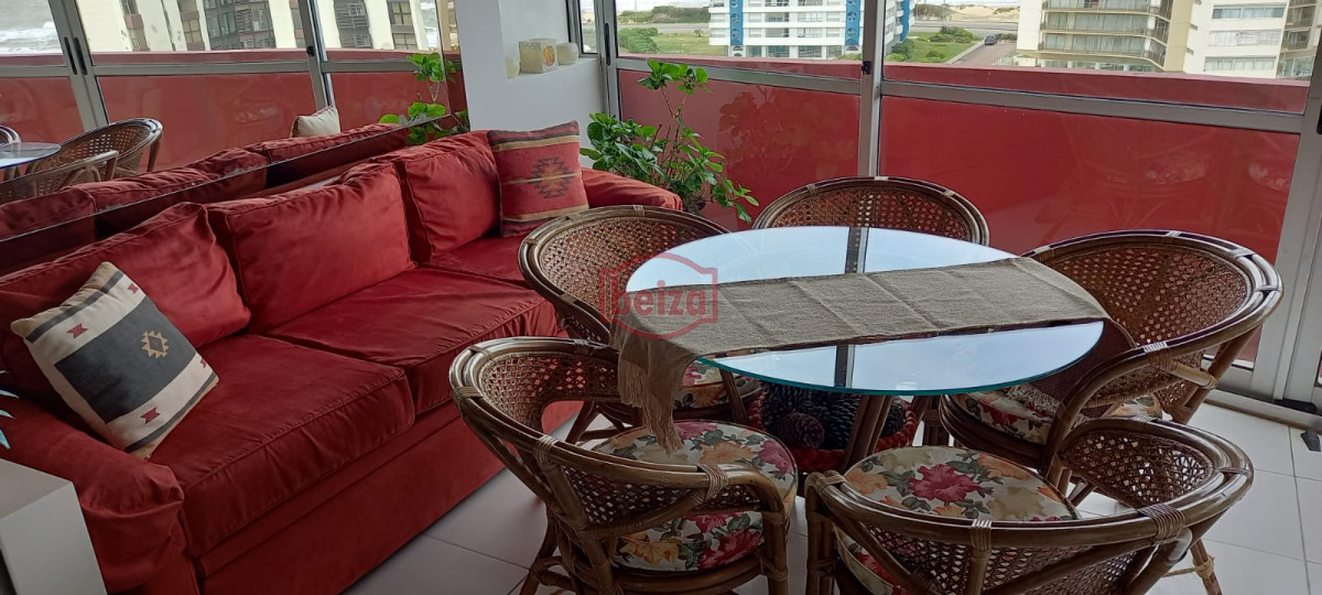 Apartamento ID.165990/Hermoso-Departamento-en-venta-en-moderna-Torre - Apartamento en Brava - Punta del Este