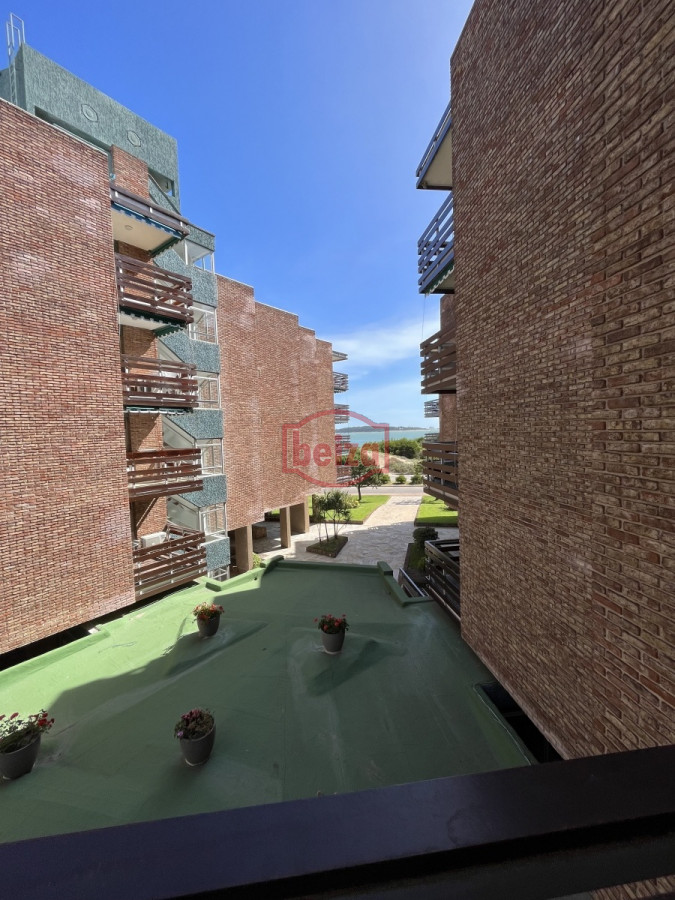 Apartamento ID.20228/Apartamento-3-dormitorios-en-alquiler-La-Barra - Playa Mansa - Buena vista al  mar