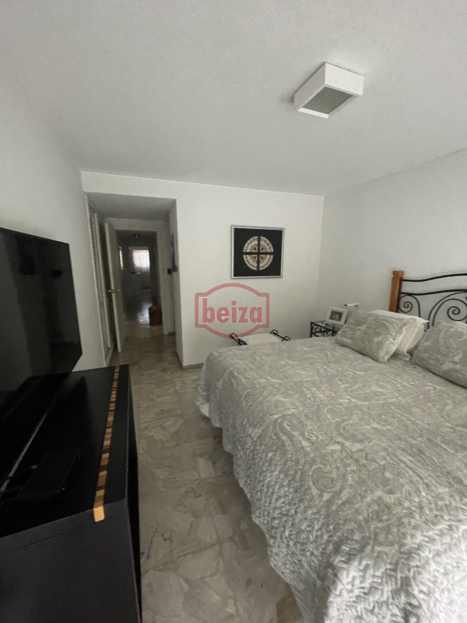 Apartamento ID.20249 - Frente al Mar en Playa Mansa – 3 Dormitorios con Vista Única