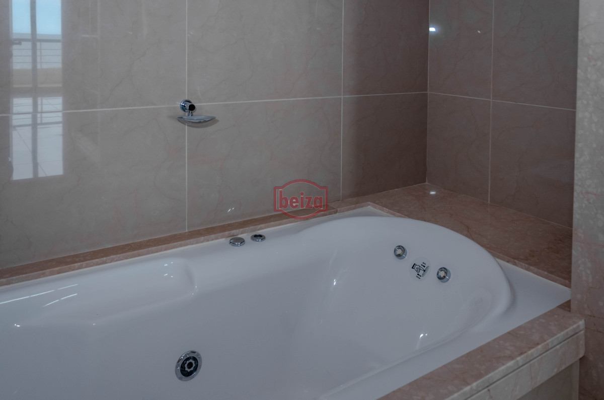 Apartamento ID.166729/Gran-Oportunidad-de-venta,-en-la-zona-del-Puerto-de-Punta-del-Este. - Venta de Penthouse 3 DORMITORIOS con vista al mar