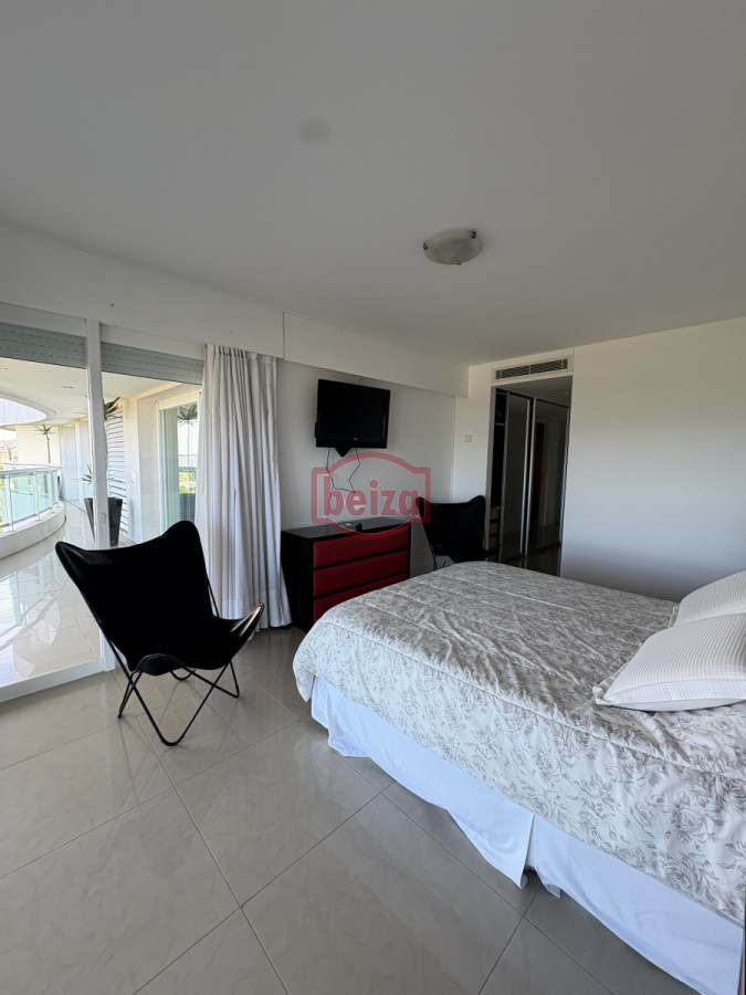 Apartamento ID.166645/apto-en-alquiler-2-dormit - Torre Aquarela 