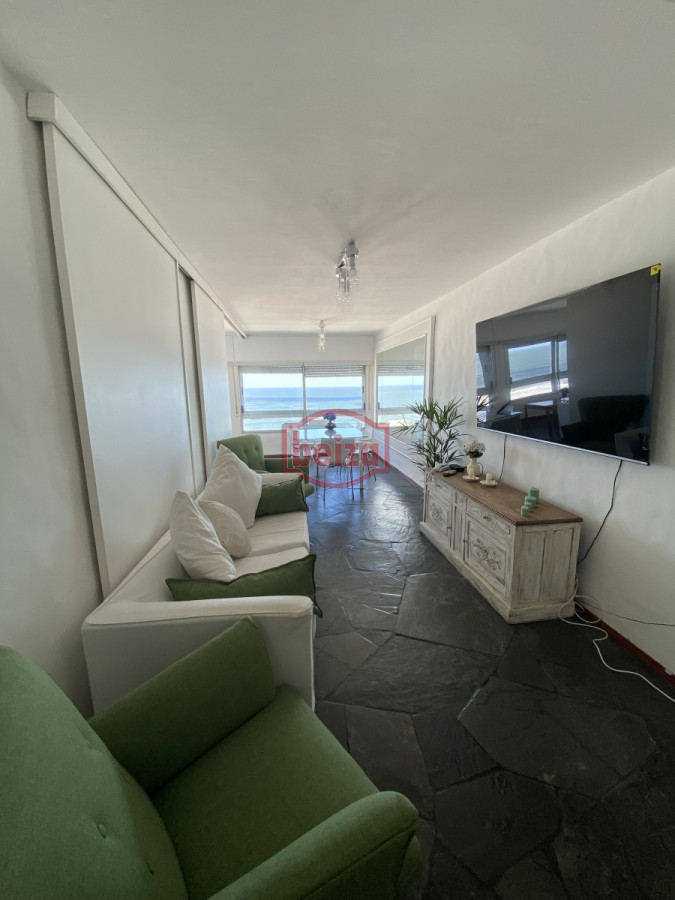 Apartamento ID.166679/Cómodo-y-agradable-apartamento,-muy-cerca-de-la-playa-Brava-al-final-de-la-Av.-Chiverta. - Apartamento en Península de 2 Dormitorios con vista al Mar