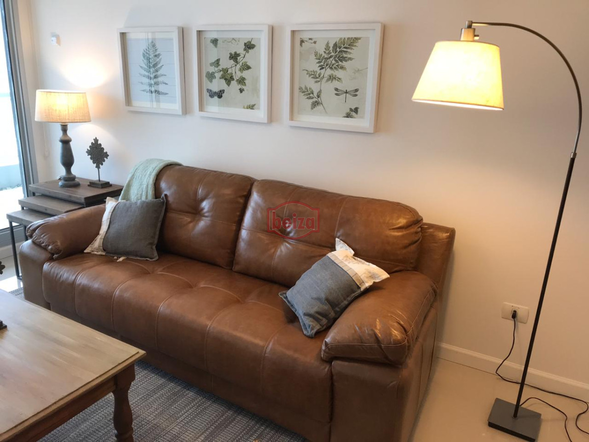 Apartamento ID.163726/Para-brillar-en-la-Parada-10-de-Playa-Brava--Apartamento-de-3-dormitorios-con-2-baños-mas-dependencia-de-servicio-con-baño - Parada 10 de Playa Brava - Apartamento de 2 dormitorios en suite