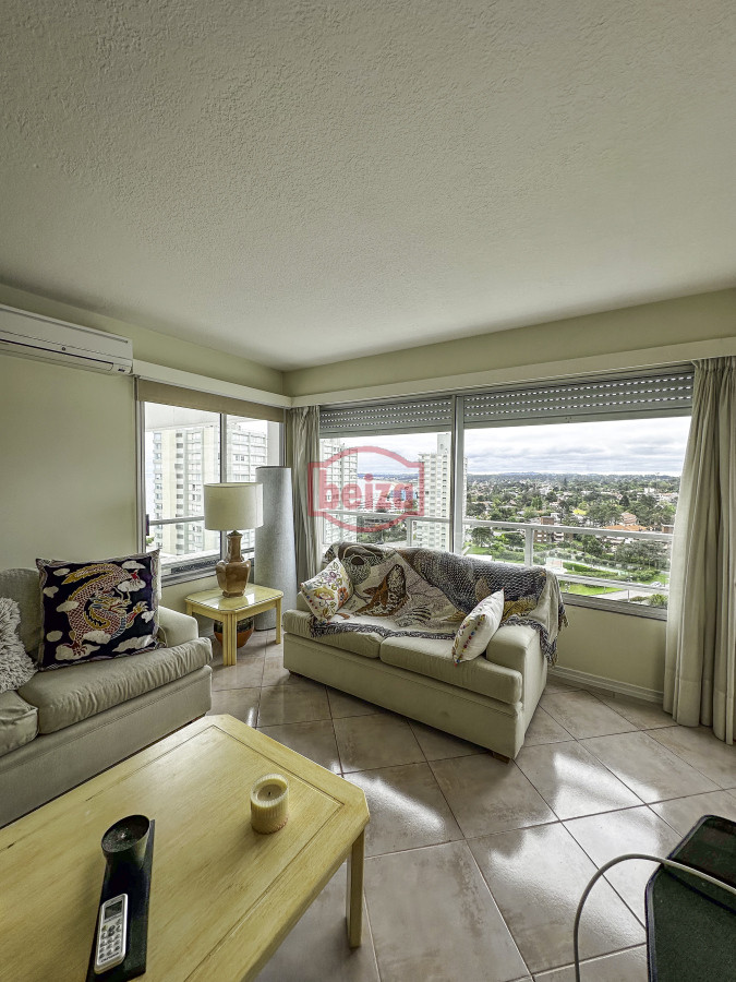 Apartamento ID.166400/Espectacular-apartamento-en-el-corazón-de-punta-del-este - Excelente departamento 