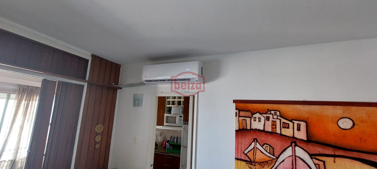 Apartamento ID.10757/Oportunidad-de-inversión-en-Punta-del-Este - A pasos del Puerto con buena vista a la Brava y a la Isla de lobos