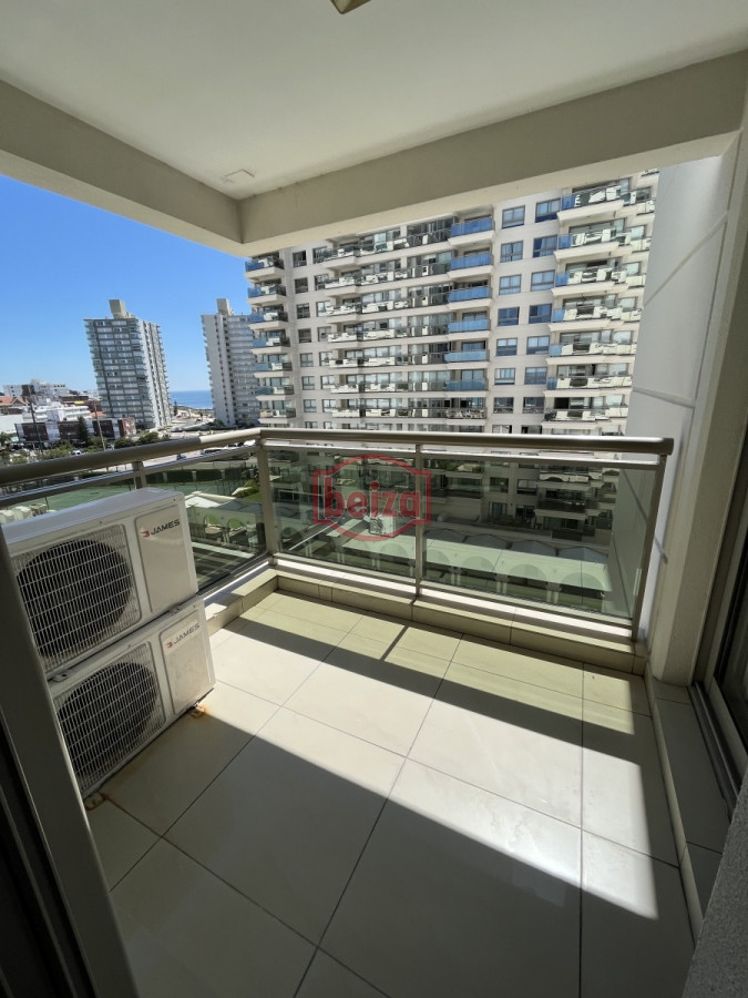 Apartamento ID.161163/Apartamentos-en-Alquiler--Beiza-Propiedades - Imperiale I - 3 dormitorios en suite más servicio (planta esquinera)