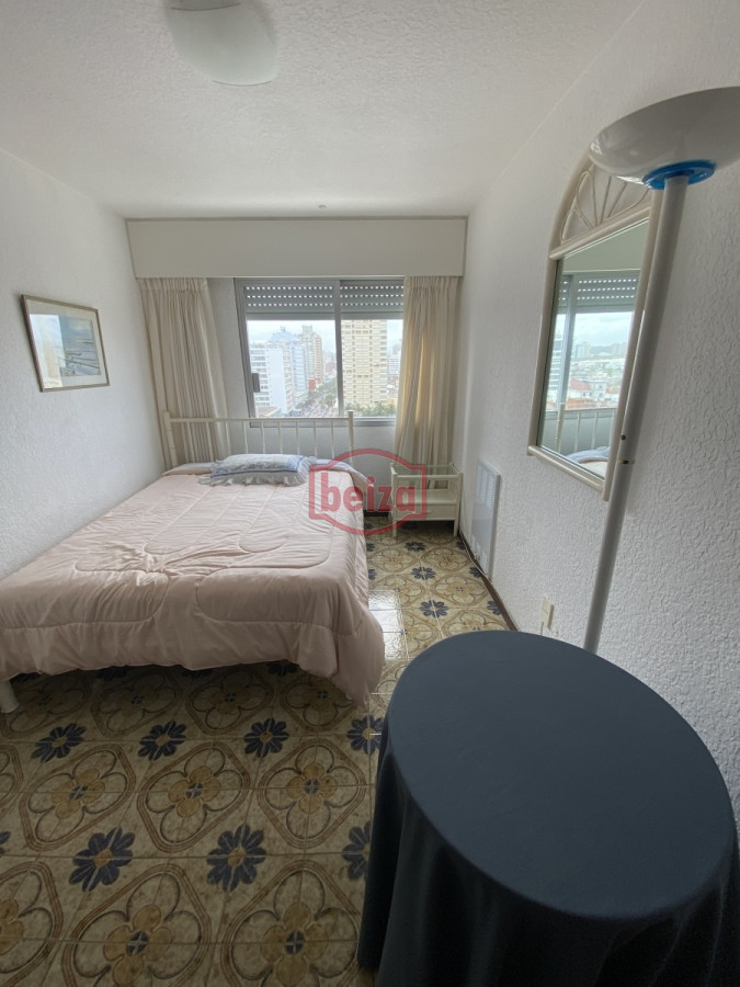 Apartamento ID.165347/-Apartamento-en-venta-frente-al-mar-Punta-del-Este - puerto alquiler 3 dormitorios y dependencia de servicio