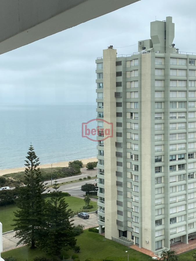 Apartamento ID.166400/Espectacular-apartamento-en-el-corazón-de-punta-del-este - Excelente departamento 