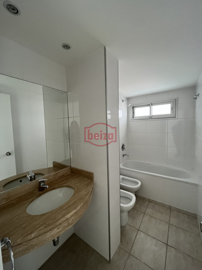 Apartamento ID.165834/Venta-departamento-punta-del-este- - Venta de  Depto Con Esplendida Terraza Al Mar