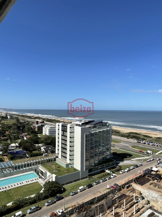 Apartamento ID.163777/Excelente-propiedad-muy-bien-ubicada,amplias-comodidades,pileta-climatizada.- - Frente al mar – Vista panorámica y ubicación inmejorable