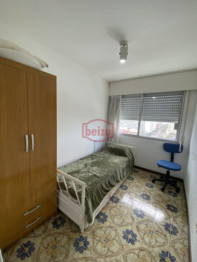 Apartamento ID.165347/-Apartamento-en-venta-frente-al-mar-Punta-del-Este - puerto alquiler 3 dormitorios y dependencia de servicio