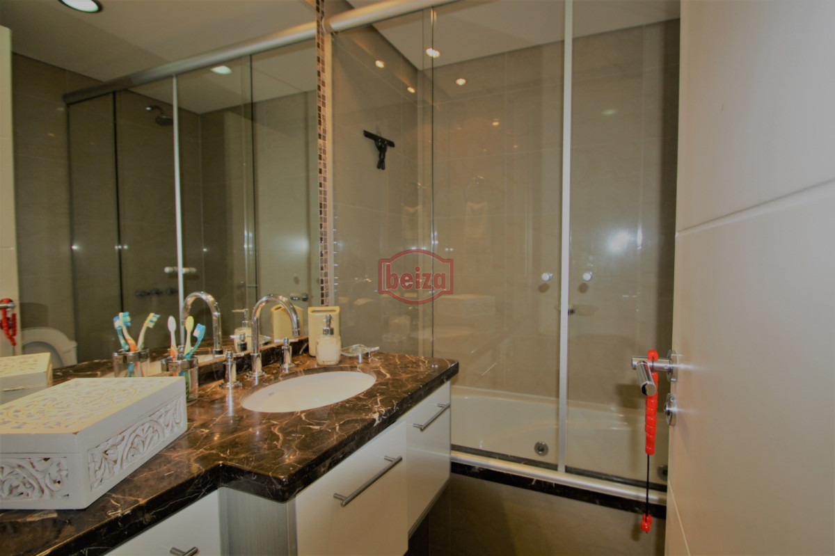 Apartamento ID.163760 - Playa Mansa - 2 Dormitorios en suite. Gran variedad de amenities