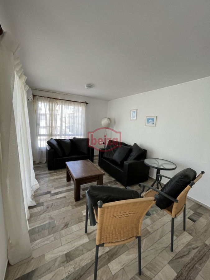 Apartamento ID.10563/Alquiler-anual-con-excelentes-amenities-y-garage-para-2-personas - Cerca del Puerto - Amplia terraza