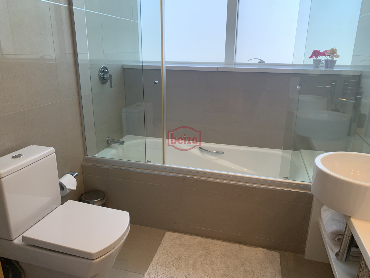 Apartamento ID.166885 - Venta apartamento 3 dormitorios mas servicio playa mansa