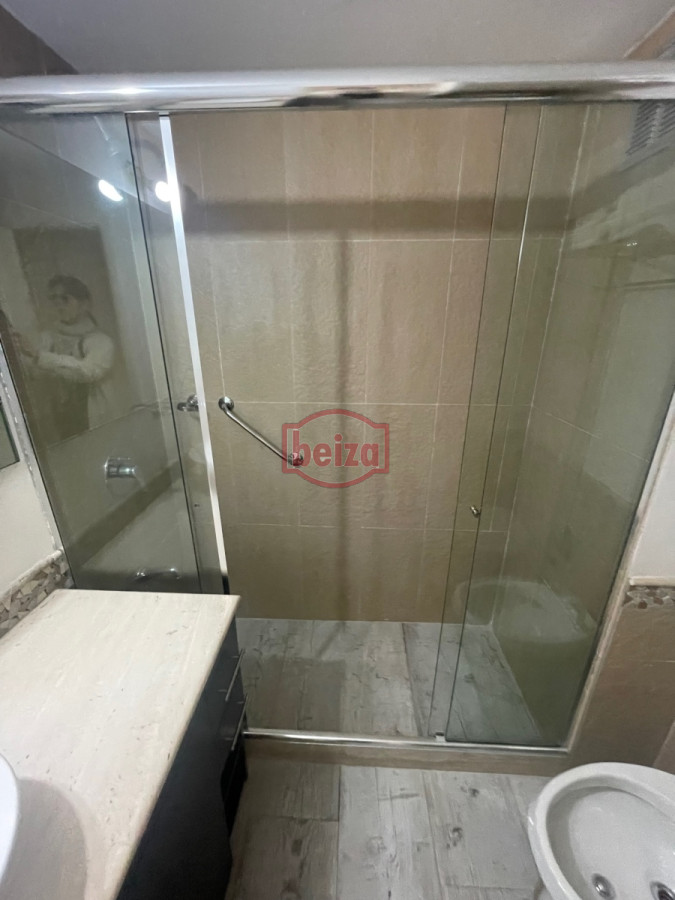 Apartamento ID.165432/Venta-de-apartamento-de-dos-dormitorios-en-Punta-del-Este - Venta apartamento 3 dormitorios más dependencia reciclado a nuevo