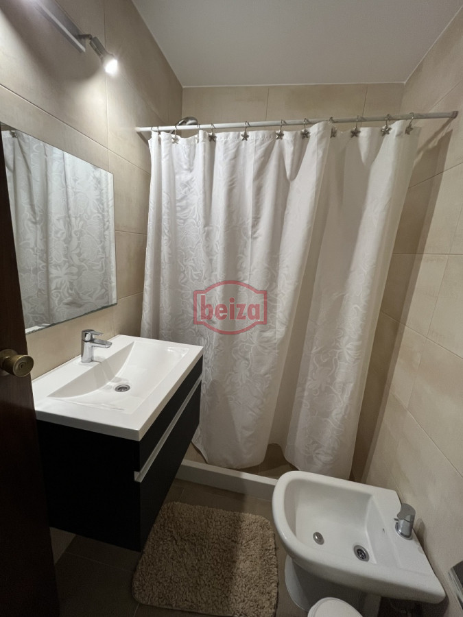 Apartamento ID.10563/Alquiler-anual-con-excelentes-amenities-y-garage-para-2-personas - Cerca del Puerto - Amplia terraza