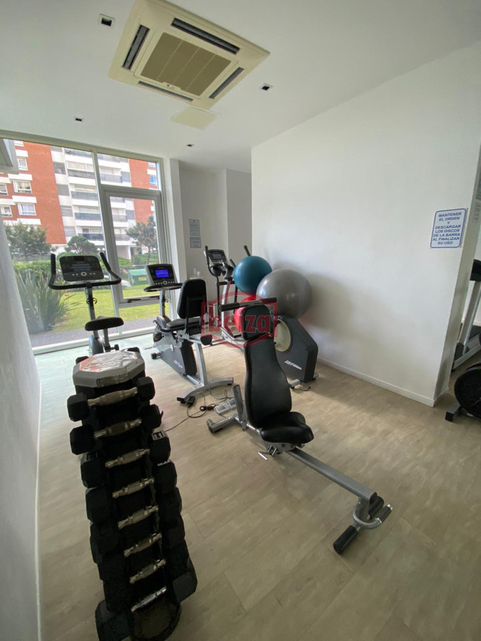 Apartamento ID.166583/Apartamento-en-Peninsula,-2-dormitorios-* - Hermoso apartamento de 3 dormitorios y 3 baños en playa Brava