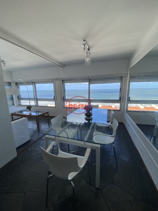 Apartamento ID.166679/Cómodo-y-agradable-apartamento,-muy-cerca-de-la-playa-Brava-al-final-de-la-Av.-Chiverta. - Apartamento en Península de 2 Dormitorios con vista al Mar