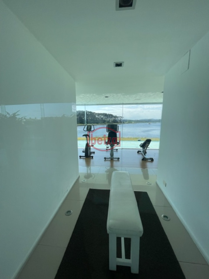 Apartamento ID.166566/Brava-,-edificio-bajo-,-frente-al-mar-.- - Espectacular Penthouse