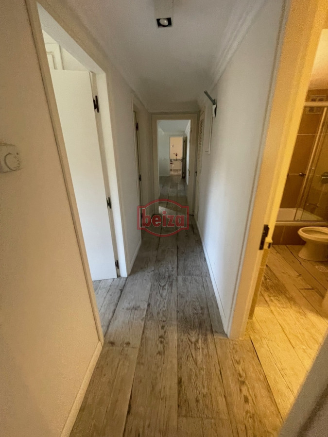 Apartamento ID.165432/Venta-de-apartamento-de-dos-dormitorios-en-Punta-del-Este - Venta apartamento 3 dormitorios más dependencia reciclado a nuevo