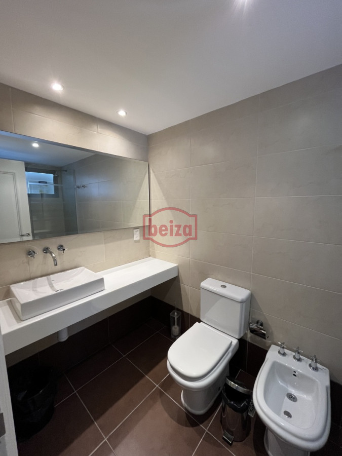 Apartamento ID.161163/Apartamentos-en-Alquiler--Beiza-Propiedades - Imperiale I - 3 dormitorios en suite más servicio (planta esquinera)