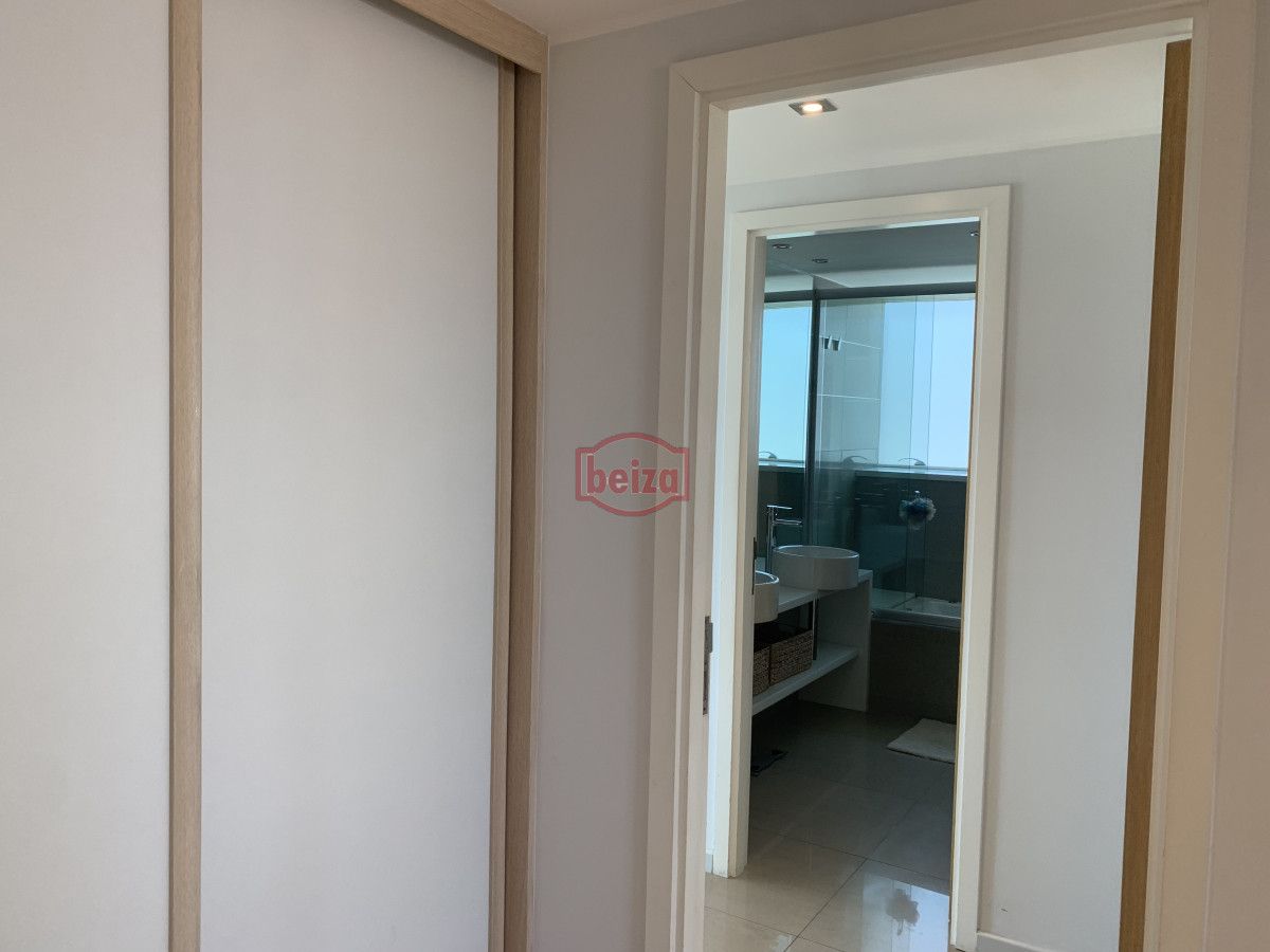 Apartamento ID.166885 - Venta apartamento 3 dormitorios mas servicio playa mansa