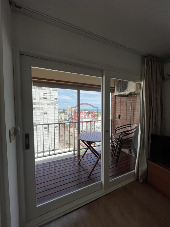 Apartamento ID.10446/Apartamento-de-3-dormitorios-en-el-Puerto - A metros del puerto muy próximo a plaza de los artesanos