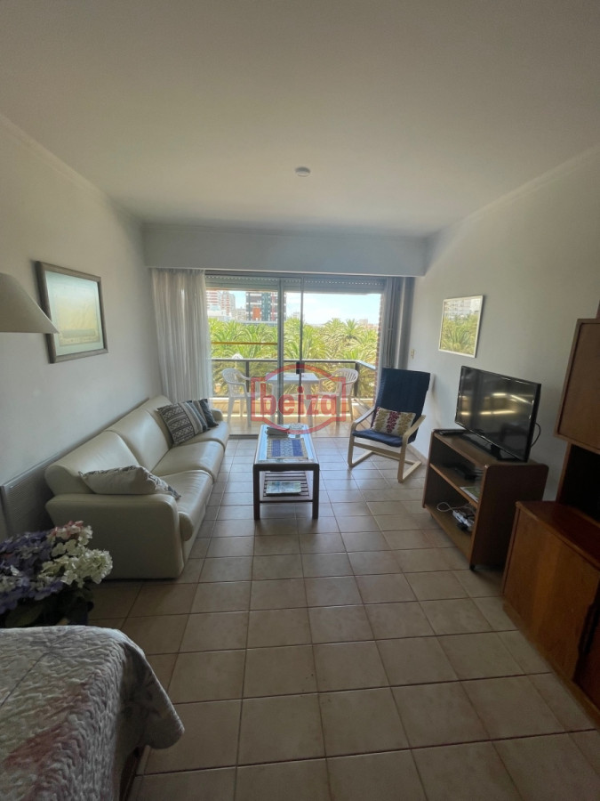 Apartamento ID.166090/Venta-de-un-dormitorio-frente-al-mar--Playa-Brava - ALQUILER ANUAL UNICO EN PENINSULA