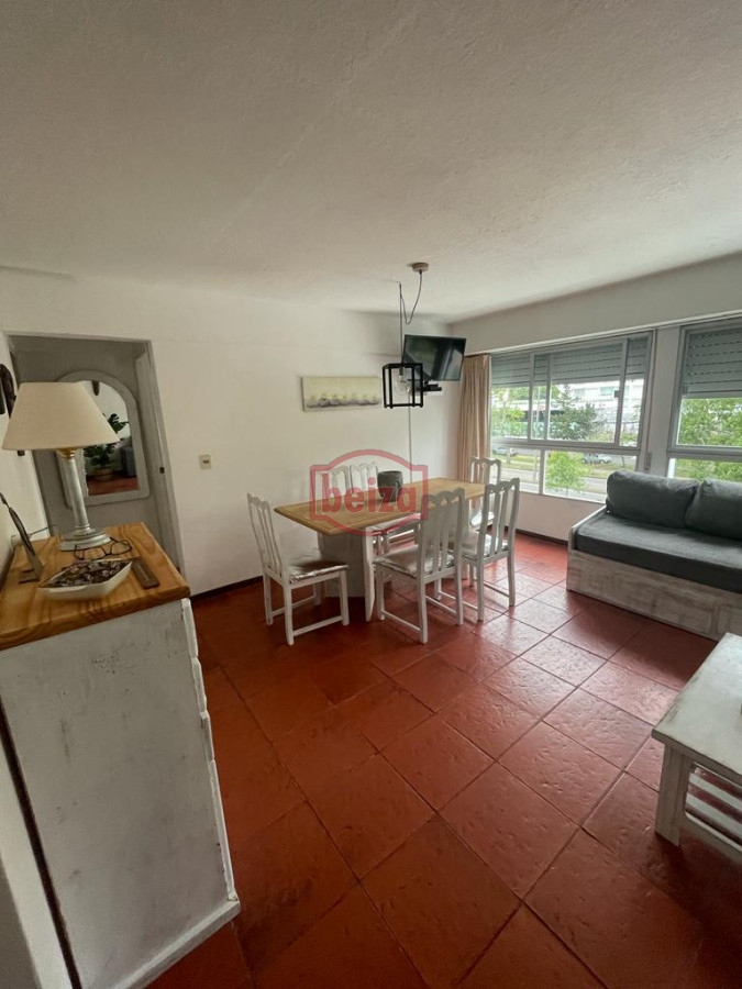 Apartamento ID.166062/Alquiler-3-dormitorios-y-dependencia - Apartamento en Roosevelt 