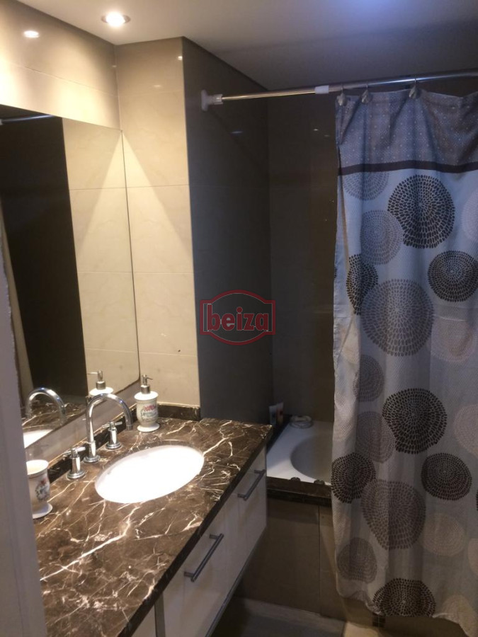 Apartamento ID.162909/VENTA-A-pasos-del-puerto--2-dormitorios-2-baños-con-garage - 2 Dormitorios y medio. Variedad de amenities.