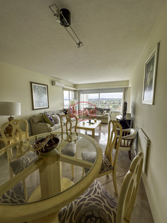 Apartamento ID.166400/Espectacular-apartamento-en-el-corazón-de-punta-del-este - Excelente departamento 