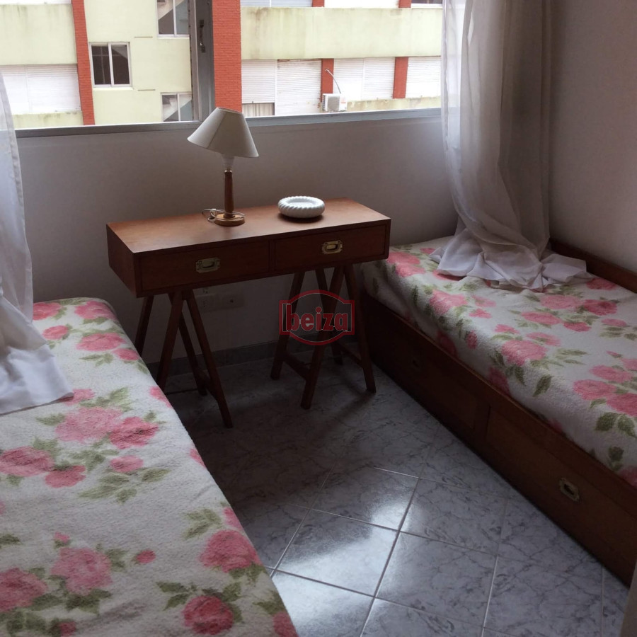 Apartamento ID.166113/Apartamento-de-3-dormitorios,-con-parrillero-y-estufa,-cerca-del-mar,-Punta-del-Este- - Apartamento en Brava - Punta del Este