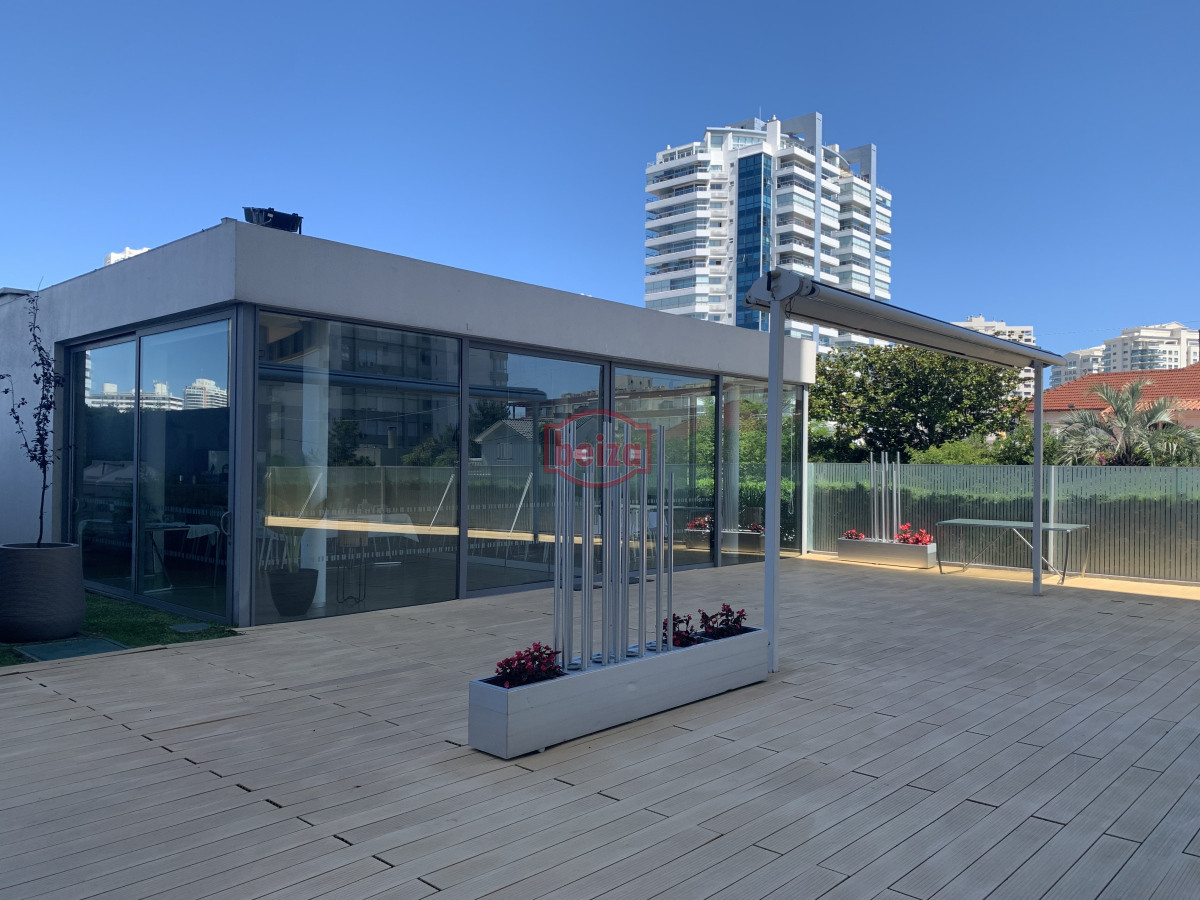 Apartamento ID.166885 - Venta apartamento 3 dormitorios mas servicio playa mansa