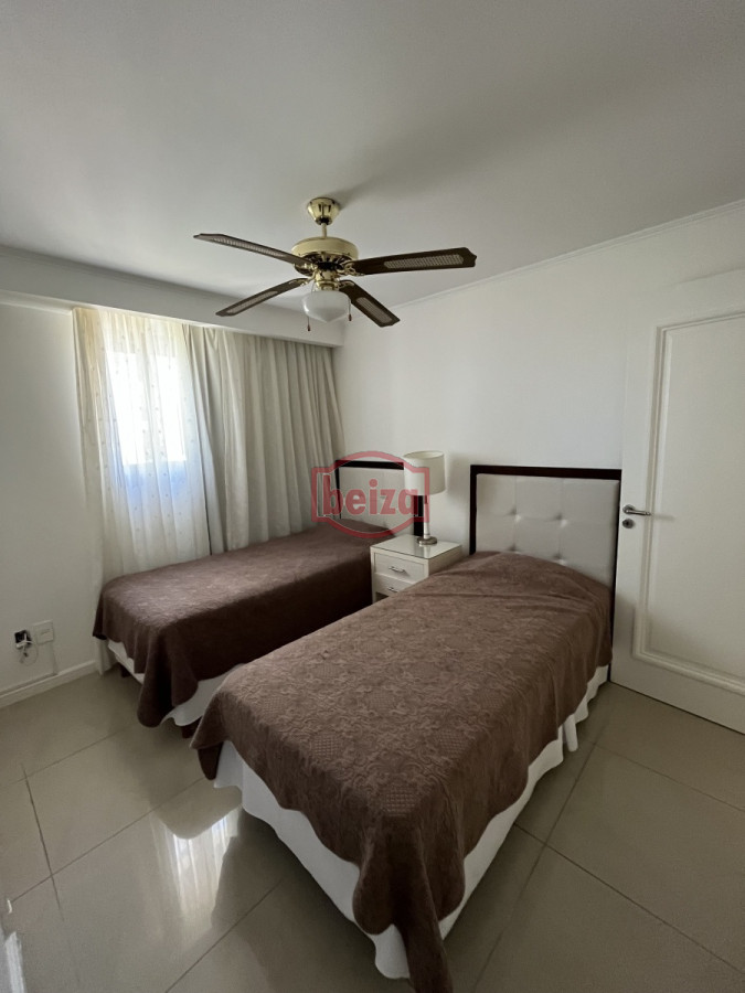 Apartamento ID.161163/Apartamentos-en-Alquiler--Beiza-Propiedades - Imperiale I - 3 dormitorios en suite más servicio (planta esquinera)