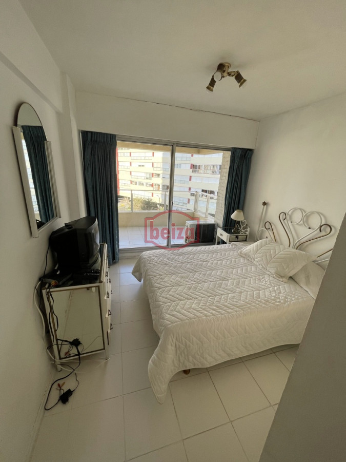 Apartamento ID.160317/Venta-A-estrenar.-2-Dormitorios-con-60-m²-de-terraza.-Maldonado-centro - Playa Brava. 1 Dormitorio y medio. Variedad de Amenities.