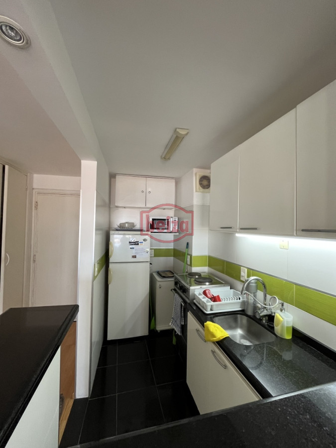 Apartamento ID.165955/A-pasos-del-Puerto-y-a-metros-de-la-plaza-Artigas - Apto de 1 dormitorio*