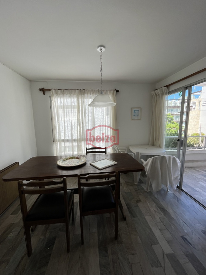 Apartamento ID.10563/Alquiler-anual-con-excelentes-amenities-y-garage-para-2-personas - Cerca del Puerto - Amplia terraza