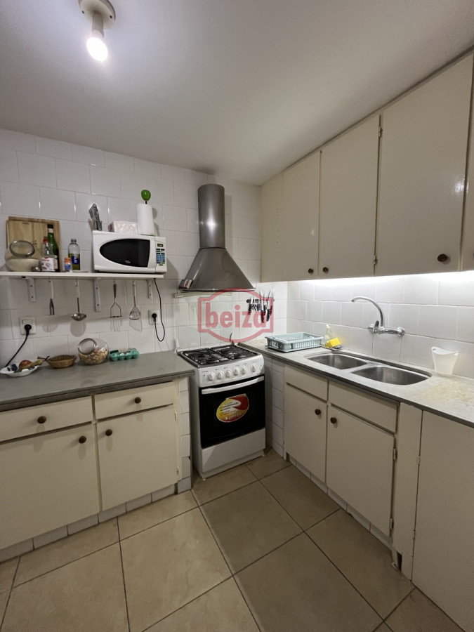 Apartamento ID.10400/Oportunidad-Cómodo-Apto-2-Dormitorios-En-Gorlero - Apartamento de 3 dormitorios en el Puerto