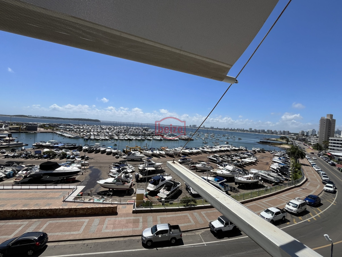 Apartamento ID.10400/Oportunidad-Cómodo-Apto-2-Dormitorios-En-Gorlero - Apartamento de 3 dormitorios en el Puerto