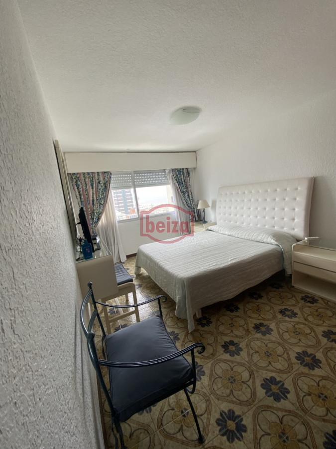 Apartamento ID.165347/-Apartamento-en-venta-frente-al-mar-Punta-del-Este - puerto alquiler 3 dormitorios y dependencia de servicio