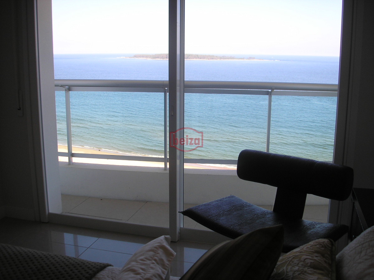 Apartamento ID.160789/Apartamento-en-Brava,-2-dormitorios-* - Mansa, 3 Suite