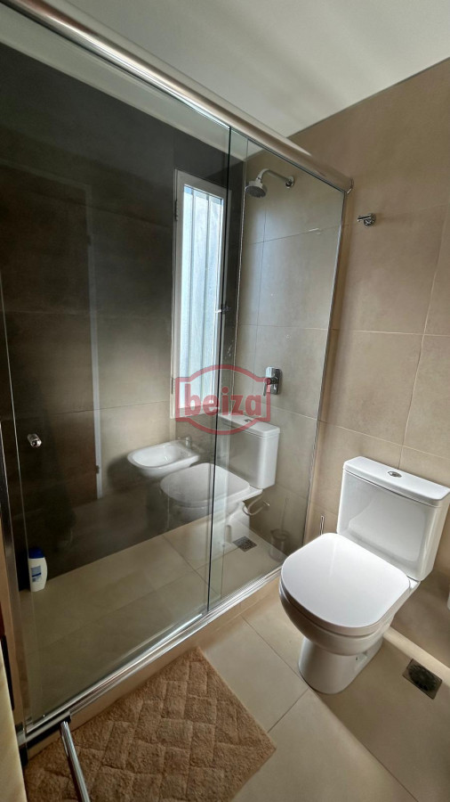 Apartamento ID.166933/APARTAMENTO-en-alquiler-DE-3-DORMITORIOS-EN-PUNTA-DEL-ESTE - ALQUILER DOS DORMIT