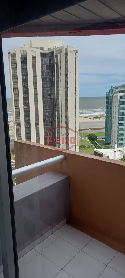 Apartamento ID.165990/Hermoso-Departamento-en-venta-en-moderna-Torre - Apartamento en Brava - Punta del Este