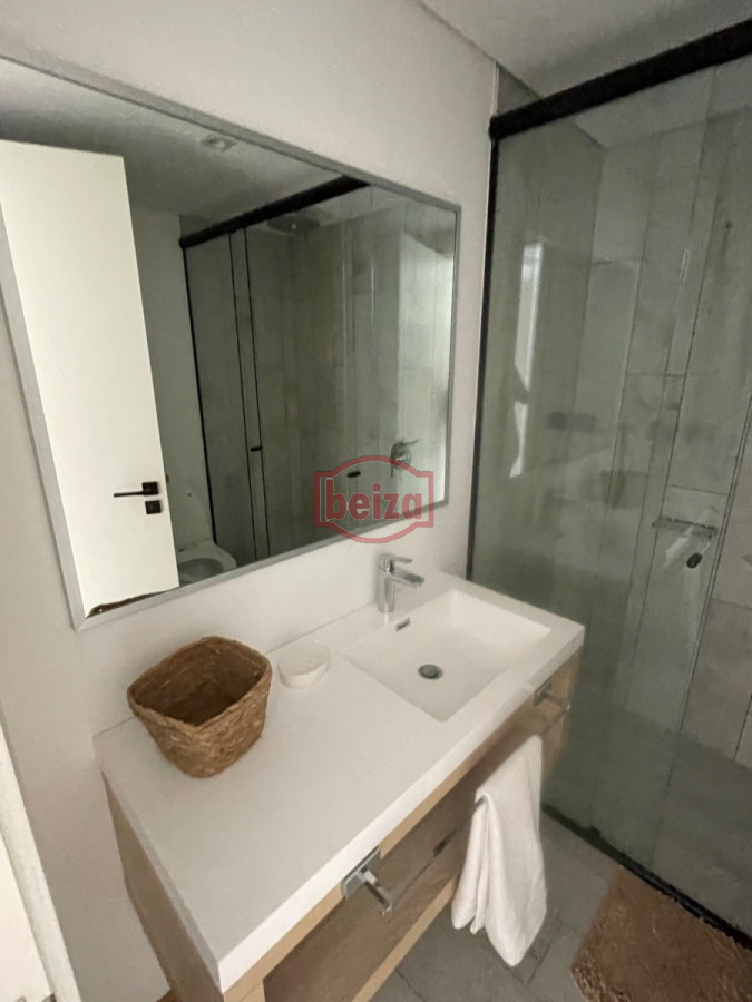 Apartamento ID.165043/venta-apartamento-3-dormitorios-con-imponente-terraza. - Apartamento en Punta del Este, Brava