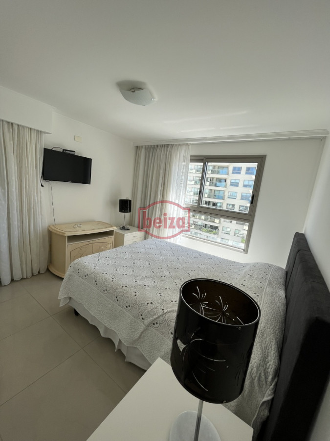 Apartamento ID.161163/Apartamentos-en-Alquiler--Beiza-Propiedades - Imperiale I - 3 dormitorios en suite más servicio (planta esquinera)