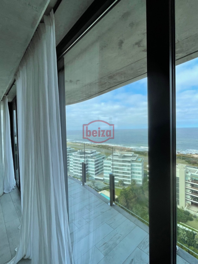Apartamento ID.165043/venta-apartamento-3-dormitorios-con-imponente-terraza. - Apartamento en Punta del Este, Brava