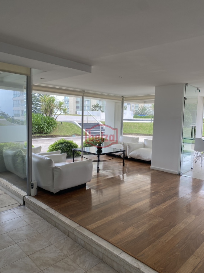 Apartamento ID.166400/Espectacular-apartamento-en-el-corazón-de-punta-del-este - Excelente departamento 