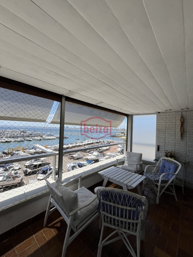 Apartamento ID.10400/Oportunidad-Cómodo-Apto-2-Dormitorios-En-Gorlero - Apartamento de 3 dormitorios en el Puerto